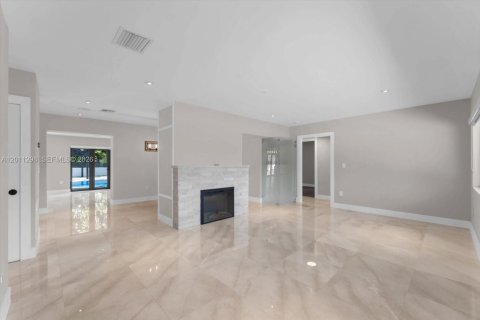 Villa ou maison à vendre à Miami Shores, Floride: 4 chambres, 271.46 m2 № 2171093 - photo 4