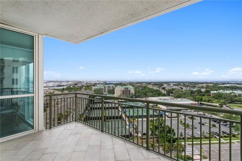 Condo in Tampa, Florida, 3 bedrooms № 2091674 - photo 30