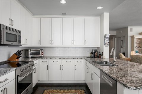 Condo in Tampa, Florida, 3 bedrooms № 2091674 - photo 25