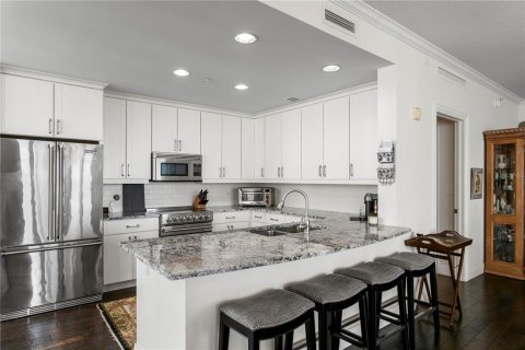 Condo in Tampa, Florida, 3 bedrooms № 2091674 - photo 26