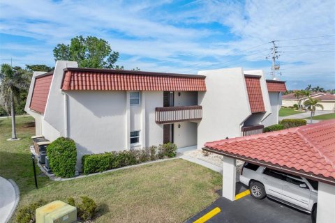 Condo in Punta Gorda, Florida, 2 bedrooms  № 1508338 - photo 1