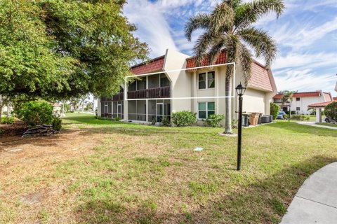 Condo in Punta Gorda, Florida, 2 bedrooms  № 1508338 - photo 2