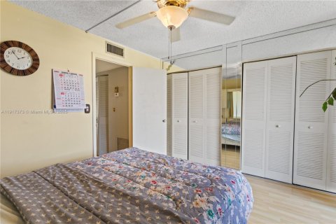 Condo in Sunrise, Florida, 1 bedroom  № 2082578 - photo 9