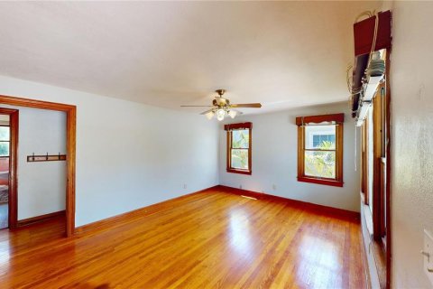 House in Clearwater, Florida 4 bedrooms, 248.05 sq.m. № 1733161 - photo 7