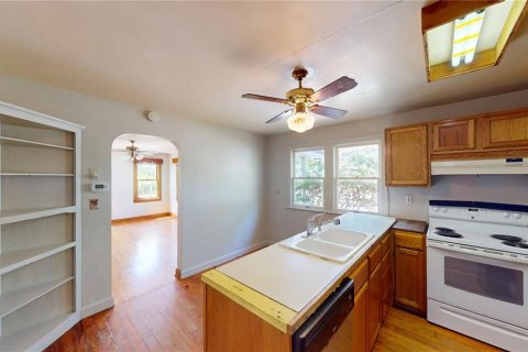 House in Clearwater, Florida 4 bedrooms, 248.05 sq.m. № 1733161 - photo 16