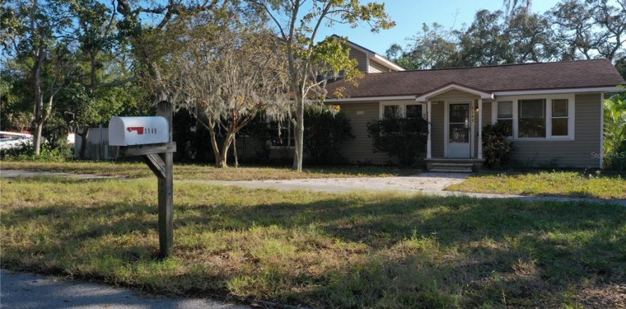 House in Clearwater, Florida 4 bedrooms, 248.05 sq.m. № 1733161
