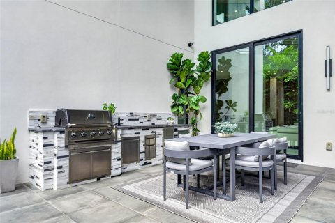 Villa ou maison à vendre à Tampa, Floride: 4 chambres, 432.46 m2 № 2388916 - photo 10