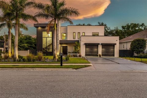 Villa ou maison à vendre à Tampa, Floride: 4 chambres, 432.46 m2 № 2388916 - photo 2