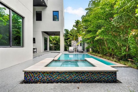 Villa ou maison à vendre à Tampa, Floride: 4 chambres, 432.46 m2 № 2388916 - photo 8