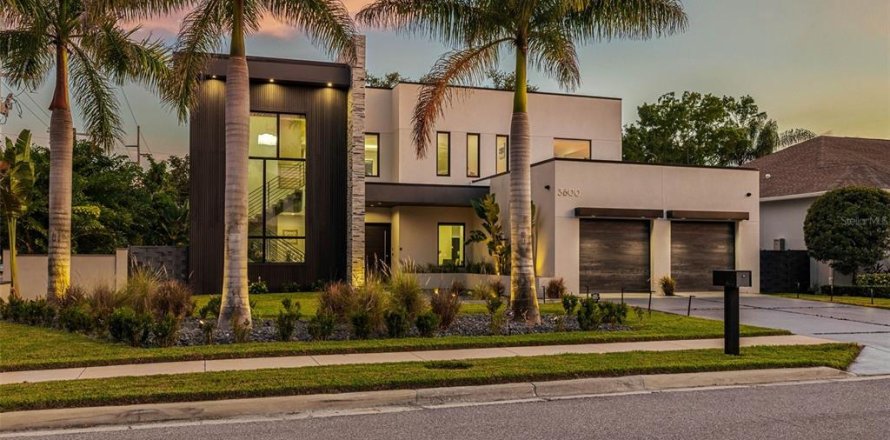 Villa ou maison à Tampa, Floride 4 chambres, 432.46 m2 № 2388916