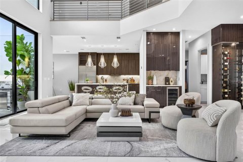 Villa ou maison à vendre à Tampa, Floride: 4 chambres, 432.46 m2 № 2388916 - photo 15
