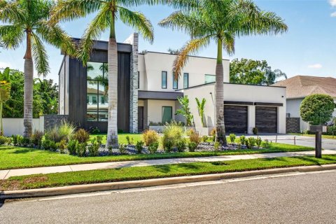 Villa ou maison à vendre à Tampa, Floride: 4 chambres, 432.46 m2 № 2388916 - photo 11