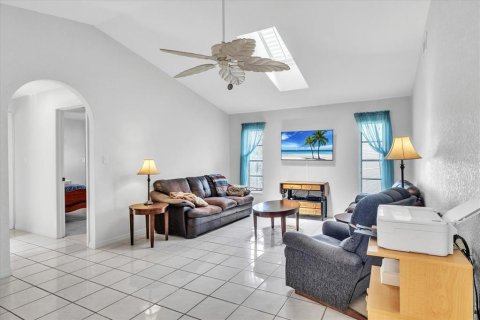 Casa en venta en Port Charlotte, Florida, 3 dormitorios, 208.01 m2 № 1900654 - foto 15