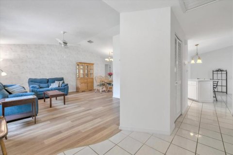 Casa en venta en Port Charlotte, Florida, 3 dormitorios, 208.01 m2 № 1900654 - foto 6