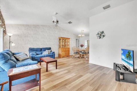 Casa en venta en Port Charlotte, Florida, 3 dormitorios, 208.01 m2 № 1900654 - foto 7