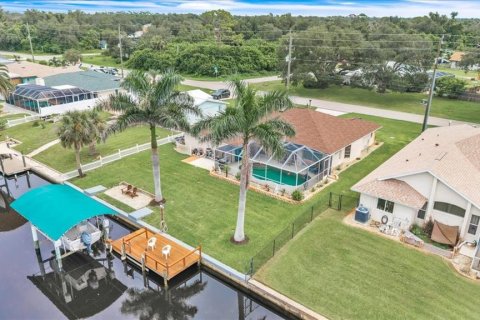 Casa en venta en Port Charlotte, Florida, 3 dormitorios, 208.01 m2 № 1900654 - foto 2