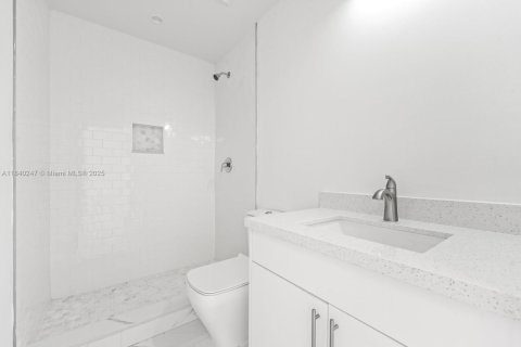 Propiedad comercial en venta en Florida City, Florida № 1834052 - foto 14