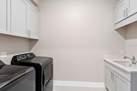 Casa en venta en Lakewood Ranch, Florida, 4 dormitorios, 446.21 m2 № 2210928 - foto 26