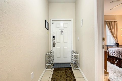 Townhouse in Davenport, Florida 4 bedrooms, 172.43 sq.m. № 1443748 - photo 2