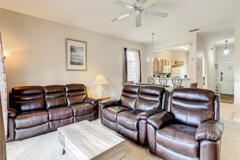 Townhouse in Davenport, Florida 4 bedrooms, 172.43 sq.m. № 1443748 - photo 14