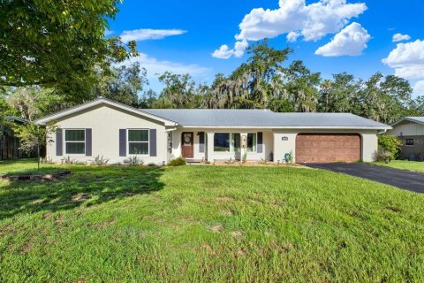 House in Crystal River, Florida 3 bedrooms, 158.31 sq.m. № 2298496