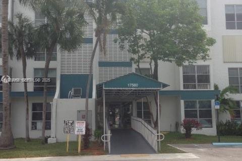 Снять в аренду кондоминиум в Санни-Айлс-Бич, Флорида 1 спальня, 57.6м2, № 1986809 - фото 3