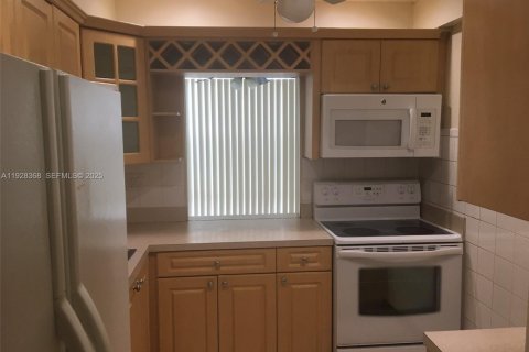 Снять в аренду кондоминиум в Санни-Айлс-Бич, Флорида 1 спальня, 57.6м2, № 1986809 - фото 12