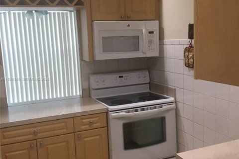 Снять в аренду кондоминиум в Санни-Айлс-Бич, Флорида 1 спальня, 57.6м2, № 1986809 - фото 13