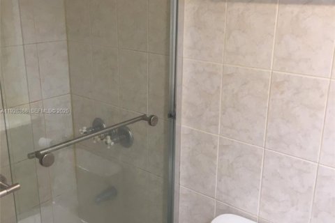 Снять в аренду кондоминиум в Санни-Айлс-Бич, Флорида 1 спальня, 57.6м2, № 1986809 - фото 18