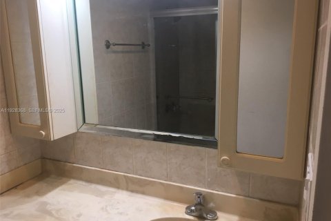 Снять в аренду кондоминиум в Санни-Айлс-Бич, Флорида 1 спальня, 57.6м2, № 1986809 - фото 21