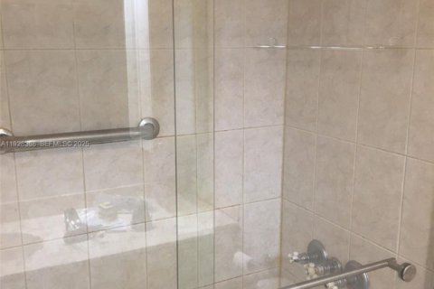 Снять в аренду кондоминиум в Санни-Айлс-Бич, Флорида 1 спальня, 57.6м2, № 1986809 - фото 19