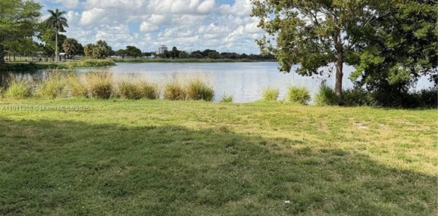 Condo in Lake Worth, Florida, 2 bedrooms  № 1968672