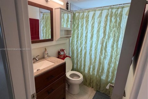 Condo in Lake Worth, Florida, 2 bedrooms  № 1968672 - photo 14