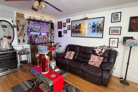 Condo in Lake Worth, Florida, 2 bedrooms  № 1968672 - photo 9