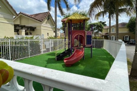 Copropriété à louer à Miami, Floride: 3 chambres, 131.92 m2 № 2018159 - photo 16