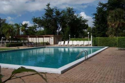 Condo in Davie, Florida, 2 bedrooms  № 1787233 - photo 12