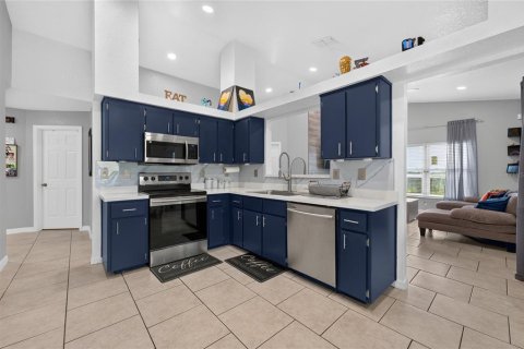 Villa ou maison à louer à Mascotte, Floride: 3 chambres, 117.06 m2 № 2437285 - photo 5