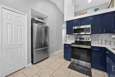 Villa ou maison à louer à Mascotte, Floride: 3 chambres, 117.06 m2 № 2437285 - photo 6