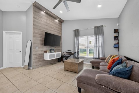Villa ou maison à louer à Mascotte, Floride: 3 chambres, 117.06 m2 № 2437285 - photo 3