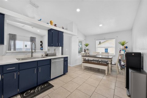 Villa ou maison à louer à Mascotte, Floride: 3 chambres, 117.06 m2 № 2437285 - photo 7