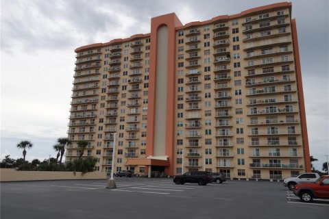 Condo in Saint Petersburg, Florida, 1 bedroom  № 1900833 - photo 29