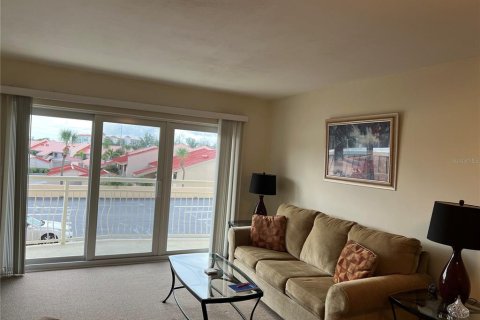 Condo in Saint Petersburg, Florida, 1 bedroom  № 1900833 - photo 7