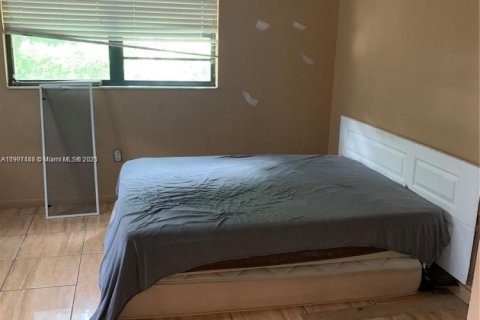Casa en venta en Miami, Florida, 3 dormitorios, 194.54 m2 № 2015770 - foto 4