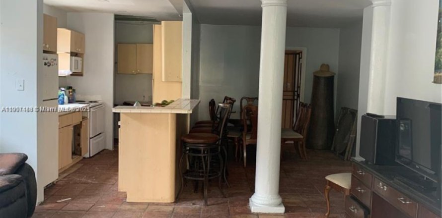Casa en Miami, Florida 3 dormitorios, 194.54 m2 № 2015770