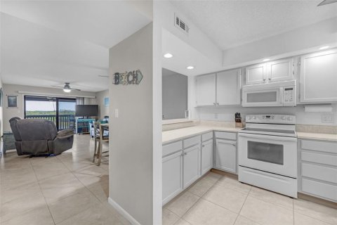 Condo in Ruskin, Florida, 2 bedrooms № 2232428 - photo 8