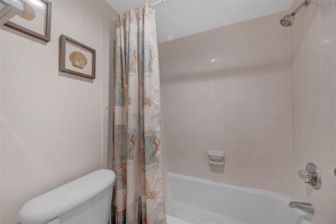 Condo in Ruskin, Florida, 2 bedrooms № 2232428 - photo 22