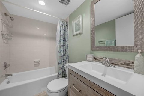 Condo in Ruskin, Florida, 2 bedrooms № 2232428 - photo 25