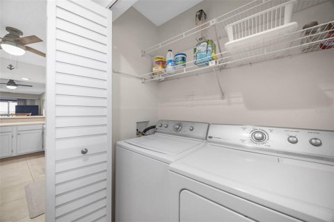 Condo in Ruskin, Florida, 2 bedrooms № 2232428 - photo 11