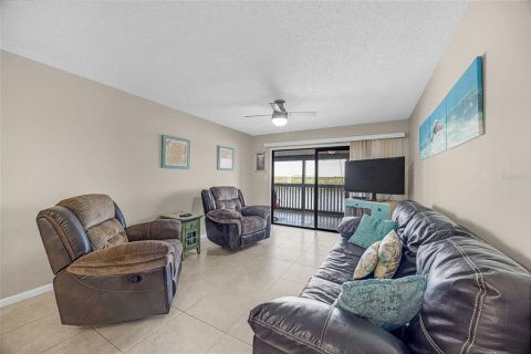Condo in Ruskin, Florida, 2 bedrooms № 2232428 - photo 15