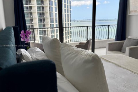 Condo in Miami, Florida, 1 bedroom  № 1756287 - photo 3